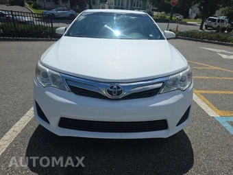 2012 Toyota Camry LE – miniatura 2