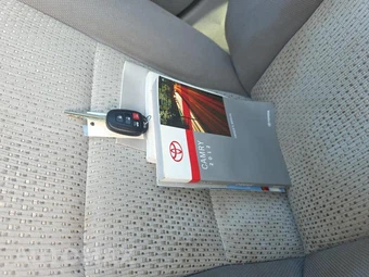 2012 Toyota Camry LE – miniatura 21