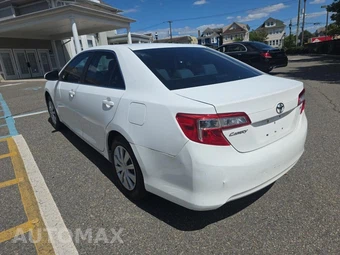 2012 Toyota Camry LE – miniatura 6