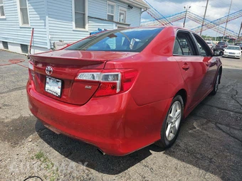 2012 Toyota Camry SE – miniatura 3