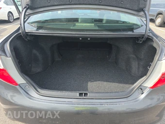 2012 Toyota Camry SE - miniatura 16