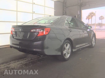 2012 Toyota Camry SE - miniatura 4