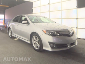 2012 Toyota Camry SE – miniatura 3