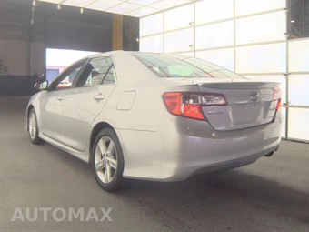 2012 Toyota Camry SE – miniatura 6
