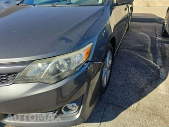 2012 Toyota Camry SE – miniatura 2