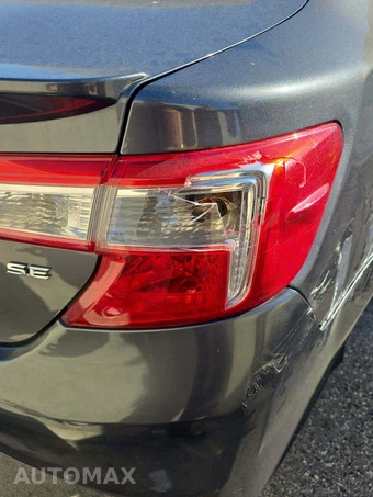 2012 Toyota Camry SE – miniatura 9