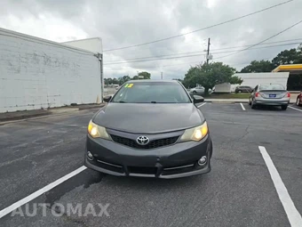 2012 Toyota Camry SE – miniatura 2