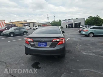 2012 Toyota Camry SE – miniatura 4