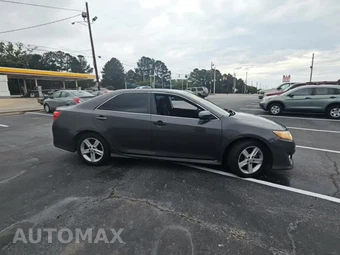 2012 Toyota Camry SE – miniatura 5