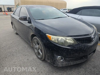 2012 Toyota Camry SE – miniatura 3