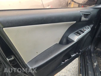2012 Toyota Camry SE – miniatura 9
