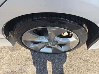 2012 Toyota Camry SE – miniatura 25