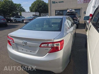 2012 Toyota Camry SE – miniatura 3