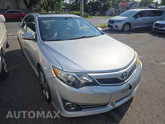 2012 Toyota Camry SE – miniatura 4