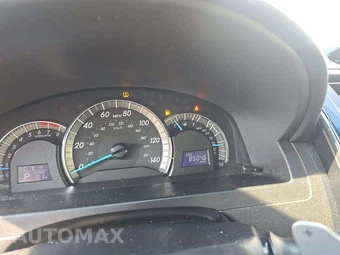 2012 Toyota Camry SE – miniatura 9