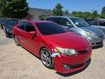 2012 Toyota Camry SE – miniatura 3