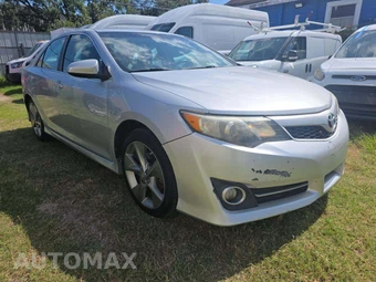 2012 Toyota Camry SE – miniatura 4