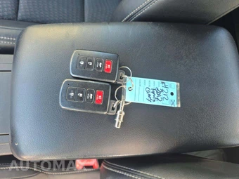 2012 Toyota Camry SE – miniatura 8