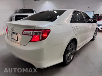 2012 Toyota Camry SE Sport Limited Edition - miniatura 3