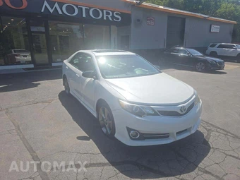 2012 Toyota Camry SE Sport Limited Edition - miniatura 4