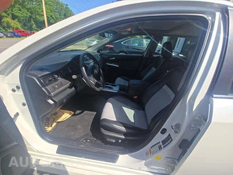 2012 Toyota Camry SE Sport Limited Edition - miniatura 6