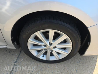 2012 Toyota Camry XLE – miniatura 9