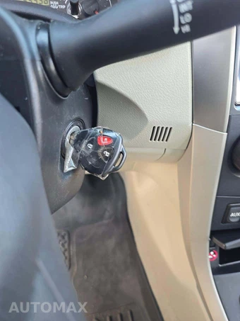2012 Toyota Corolla L – miniatura 8