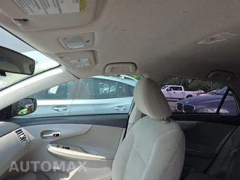 2012 Toyota Corolla LE – miniatura 18