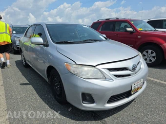 2012 Toyota Corolla LE – miniatura 3