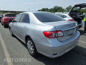 2012 Toyota Corolla LE – miniatura 6