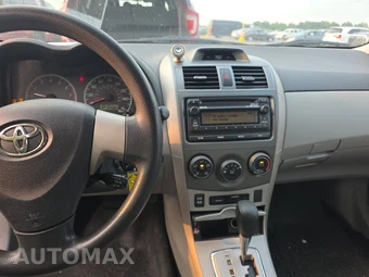 2012 Toyota Corolla LE – miniatura 11