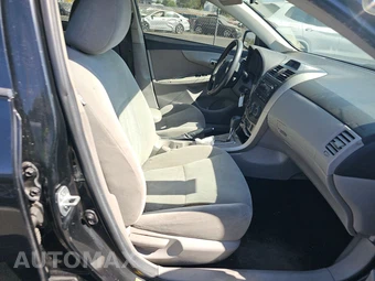 2012 Toyota Corolla LE - miniatura 8