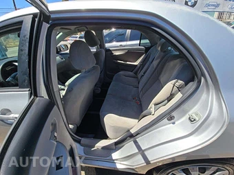 2012 Toyota Corolla LE – miniatura 13