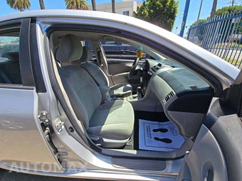 2012 Toyota Corolla LE – miniatura 18