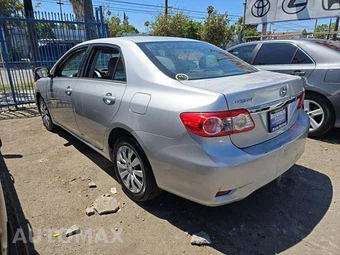 2012 Toyota Corolla LE – miniatura 2
