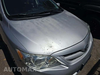 2012 Toyota Corolla LE – miniatura 25