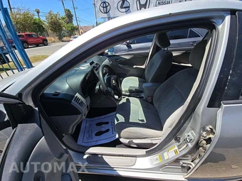 2012 Toyota Corolla LE – miniatura 6