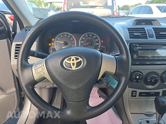2012 Toyota Corolla LE - miniatura 10