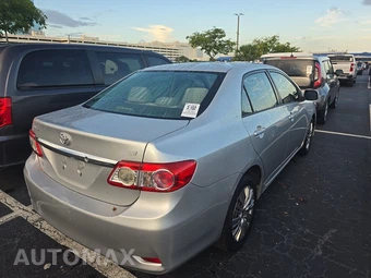 2012 Toyota Corolla LE - miniatura 4