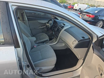2012 Toyota Corolla LE - miniatura 8