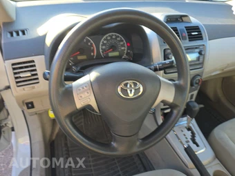 2012 Toyota Corolla LE – miniatura 10
