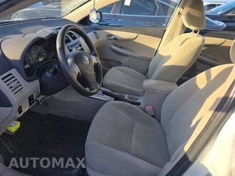 2012 Toyota Corolla LE – miniatura 7