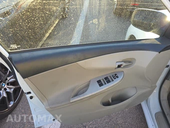 2012 Toyota Corolla LE – miniatura 9