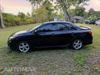2012 Toyota Corolla S - miniatura 4