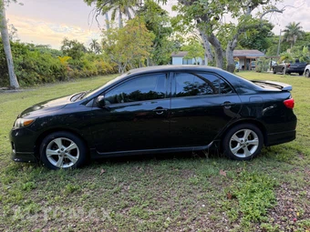2012 Toyota Corolla S - miniatura 9
