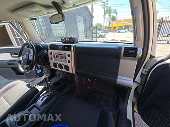 2012 Toyota FJ Cruiser w/Rear Doors - miniatura 19