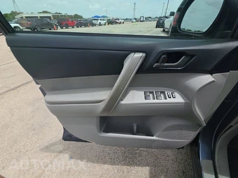 2012 Toyota Highlander SE – miniatura 9