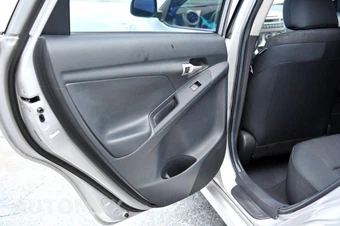 2012 Toyota Matrix S - miniatura 10
