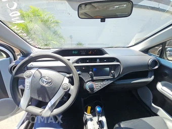 2012 Toyota Prius c Four - miniatura 11