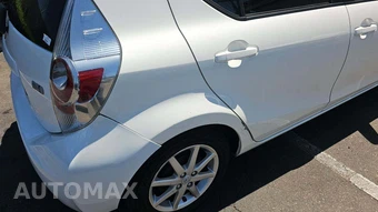 2012 Toyota Prius c Four - miniatura 30